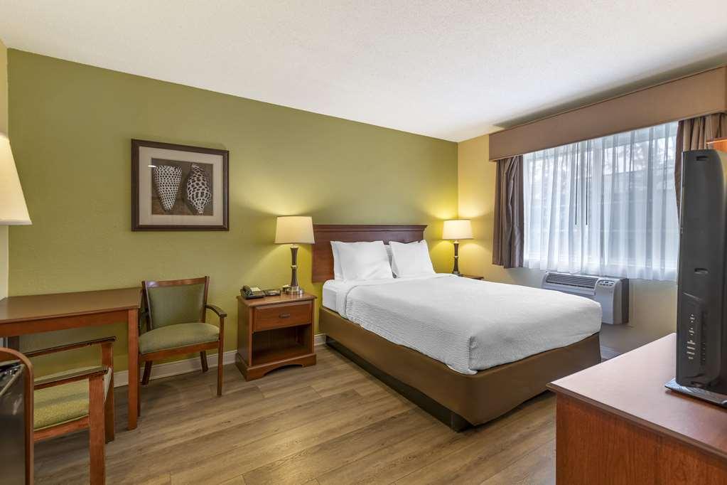 Best Western York Inn Room photo